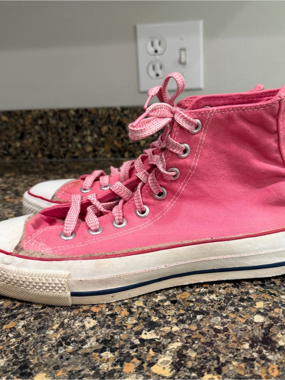Vintage Converse All-Star Chuck Taylors Pink High-Top Canvas Mens Sneakers 6.5